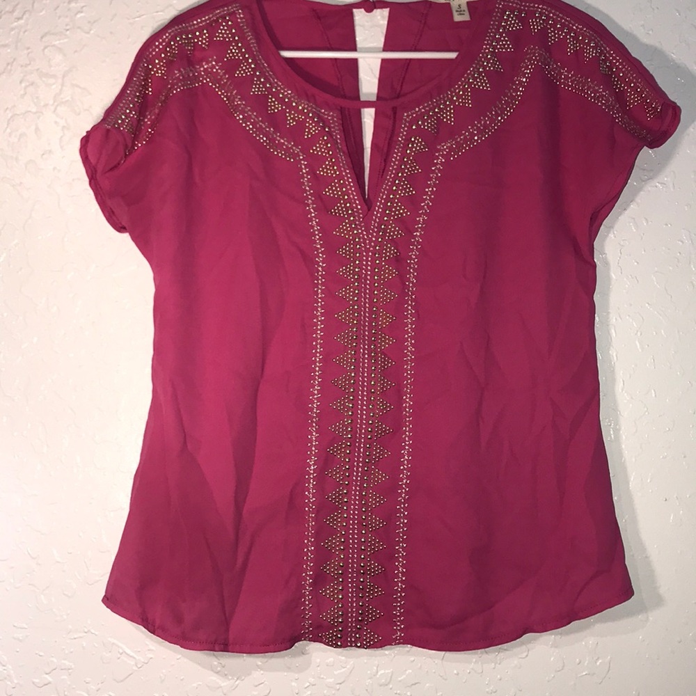 Pink top with a gold studded design ✨💕👚😃